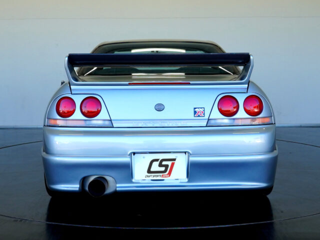 28スカイライン GT-R NISMO 400R ソニックシルバー BCNR33-023108