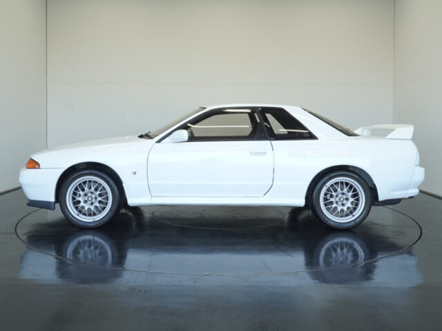 スカイラインGT-R　VスペックⅡ　クリスタルホワイト　BNR32-313459　1298万円