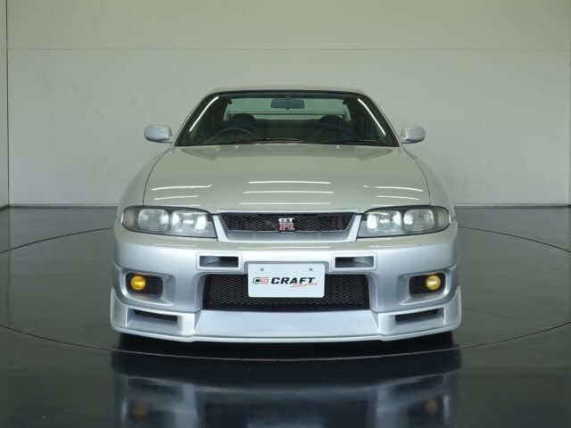 スカイライン GT-R BCNR33 スパークシルバー　BCNR33-001538