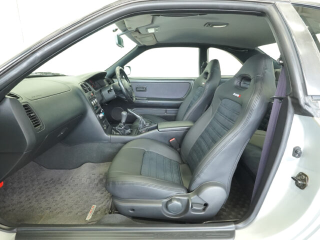 スカイライン GT-R BCNR33 スパークシルバー　BCNR33-001538