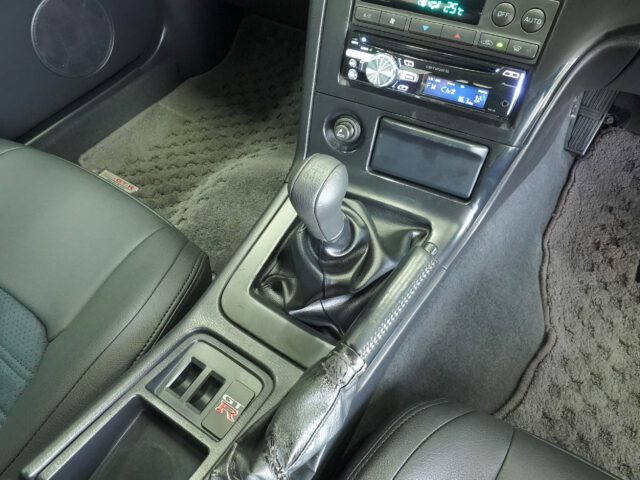 スカイライン GT-R BCNR33 スパークシルバー　BCNR33-001538