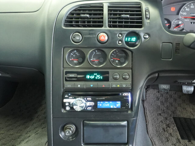 スカイライン GT-R BCNR33 スパークシルバー　BCNR33-001538