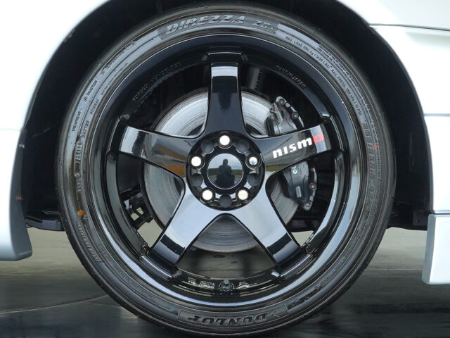 スカイライン GT-R BCNR33 スパークシルバー　BCNR33-001538
