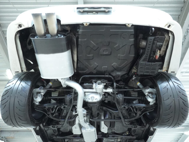 スカイライン GT-R BCNR33 スパークシルバー　BCNR33-001538