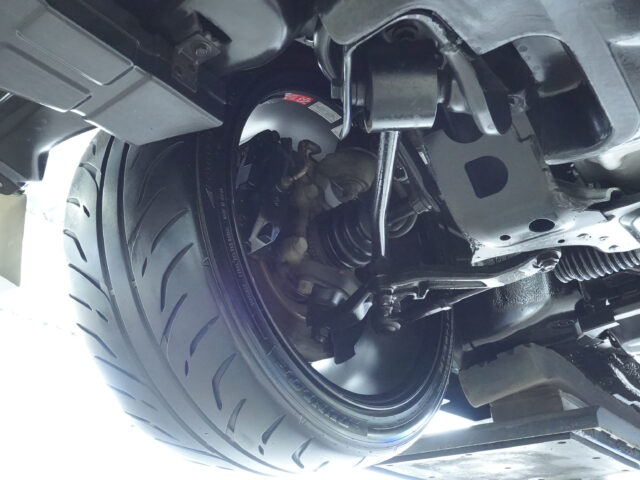 スカイライン GT-R BCNR33 スパークシルバー　BCNR33-001538