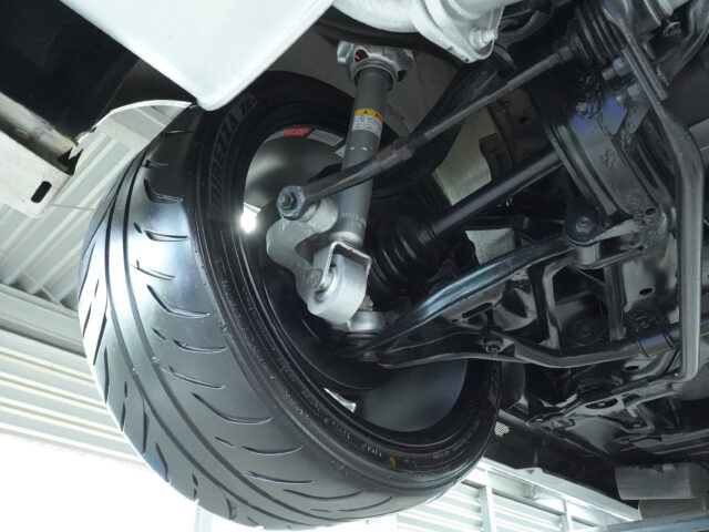 スカイライン GT-R BCNR33 スパークシルバー　BCNR33-001538