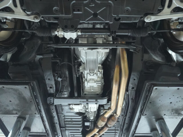 スカイラインGT-R Vスペック アスリートシルバー BNR34-002610