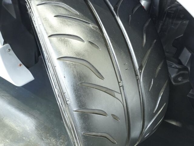 スカイライン GT-R BCNR33 スパークシルバー　BCNR33-001538