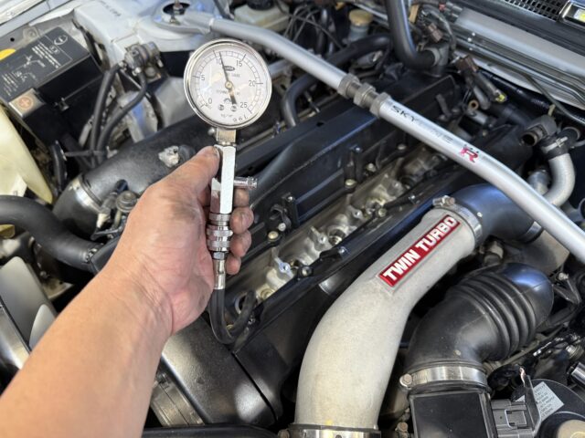 スカイライン GT-R BCNR33 スパークシルバー　BCNR33-001538