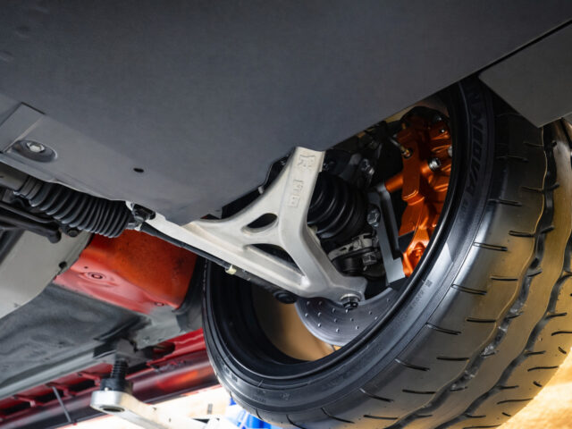 スカイライン　GT-R　アクティブレッド　BNR34-001041