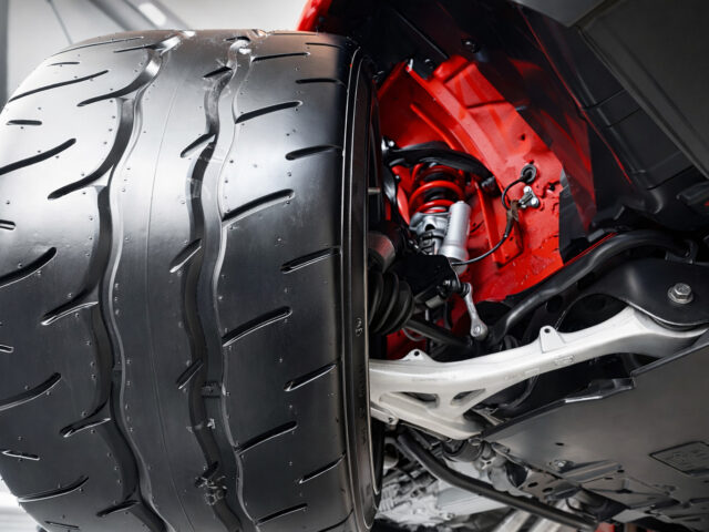 スカイライン　GT-R　アクティブレッド　BNR34-001041