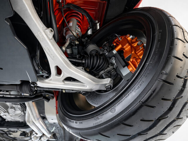 スカイライン　GT-R　アクティブレッド　BNR34-001041