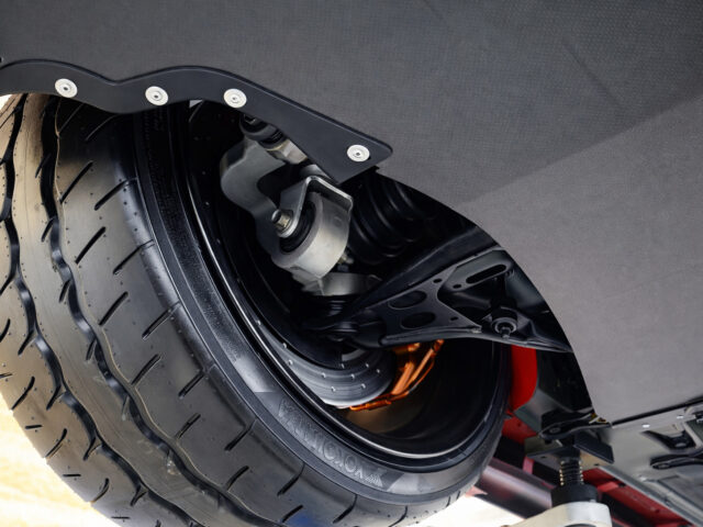 スカイライン　GT-R　アクティブレッド　BNR34-001041