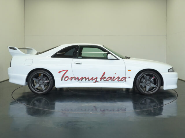 スカイライン　GT-R　トミーカイラ　ホワイト　BCNR33-024559