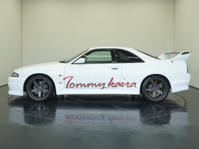 スカイライン　GT-R　トミーカイラ　ホワイト　BCNR33-024559