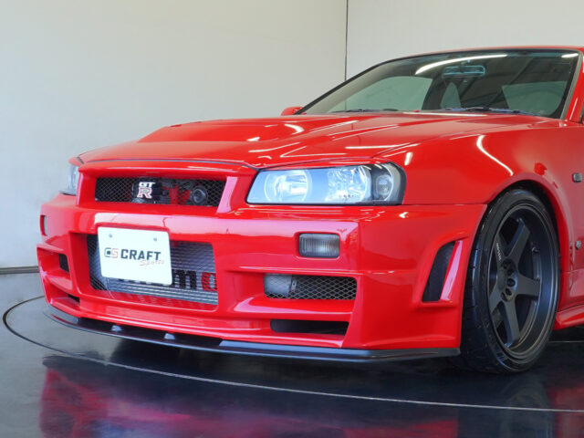 スカイライン　GT-R　アクティブレッド　BNR34-001041