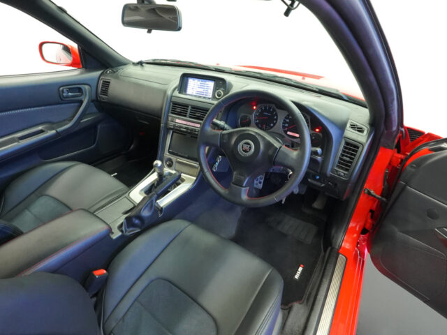 スカイライン　GT-R　アクティブレッド　BNR34-001041