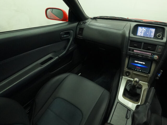 スカイライン　GT-R　アクティブレッド　BNR34-001041