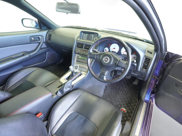 スカイライン　GT-R Vスペック　ミッドナイトパープルⅢ　BNR34-006030