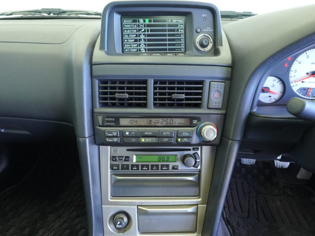 スカイライン　GT-R Vスペック　ミッドナイトパープルⅢ　BNR34-006030