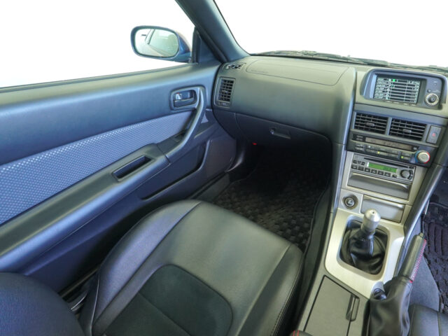 スカイライン　GT-R Vスペック　ミッドナイトパープルⅢ　BNR34-006030