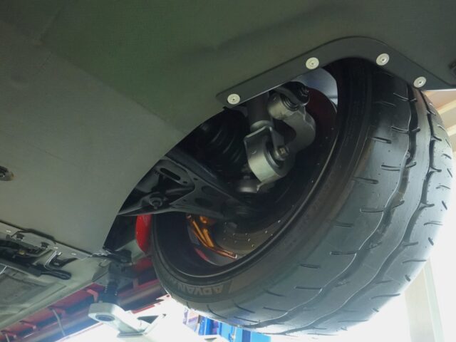 スカイライン　GT-R　アクティブレッド　BNR34-001041