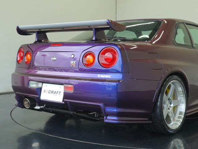 スカイライン　GT-R Vスペック　ミッドナイトパープルⅢ　BNR34-006030