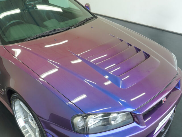 スカイライン　GT-R Vスペック　ミッドナイトパープルⅢ　BNR34-006030