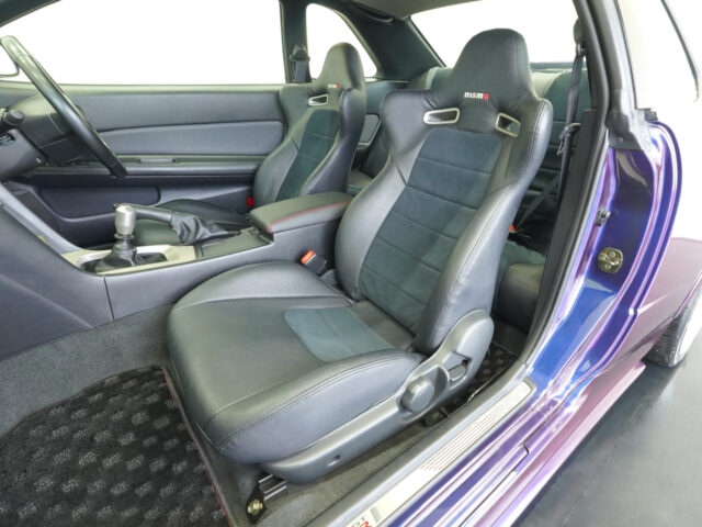 スカイライン　GT-R Vスペック　ミッドナイトパープルⅢ　BNR34-006030