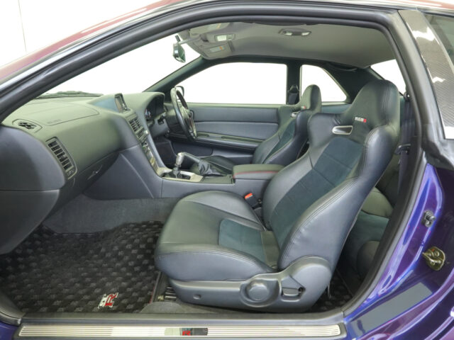 スカイライン　GT-R Vスペック　ミッドナイトパープルⅢ　BNR34-006030