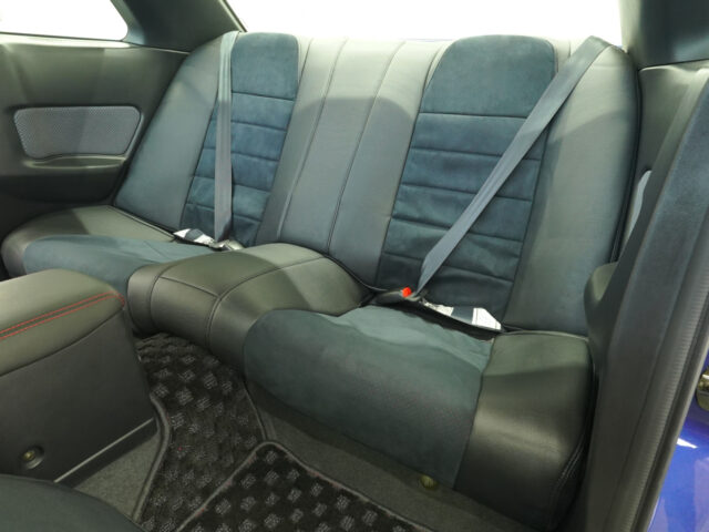 スカイライン　GT-R Vスペック　ミッドナイトパープルⅢ　BNR34-006030