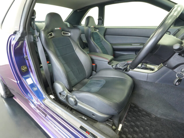 スカイライン　GT-R Vスペック　ミッドナイトパープルⅢ　BNR34-006030