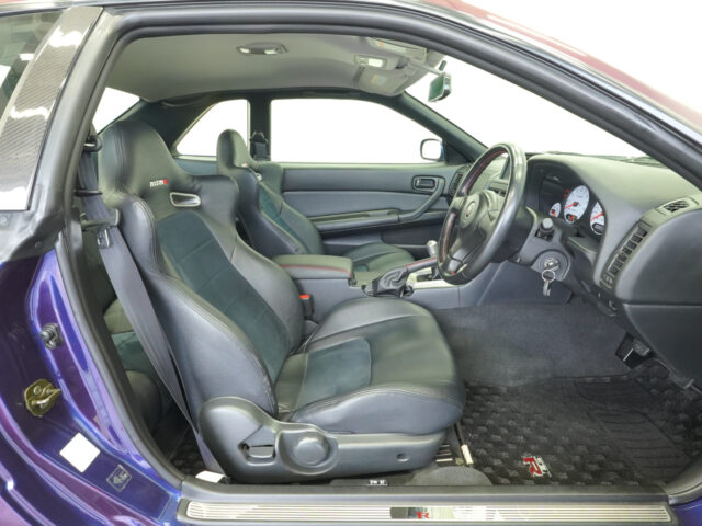 スカイライン　GT-R Vスペック　ミッドナイトパープルⅢ　BNR34-006030