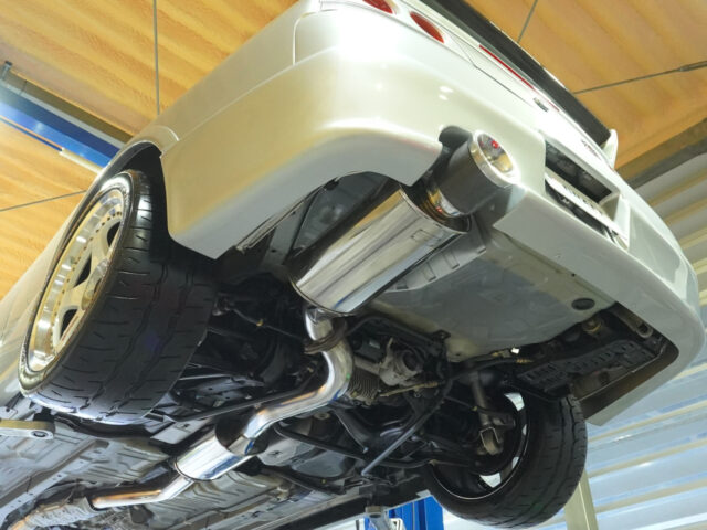 スカイライン　GT-R　Vスペック　スパークシルバー　BCNR33-001118