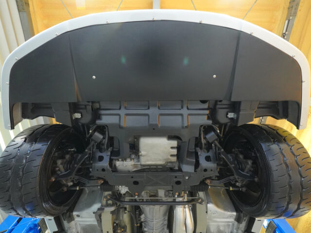 スカイライン　GT-R　Vスペック　スパークシルバー　BCNR33-001118