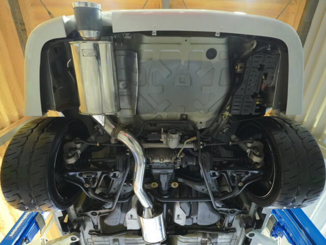 スカイライン　GT-R　Vスペック　スパークシルバー　BCNR33-001118