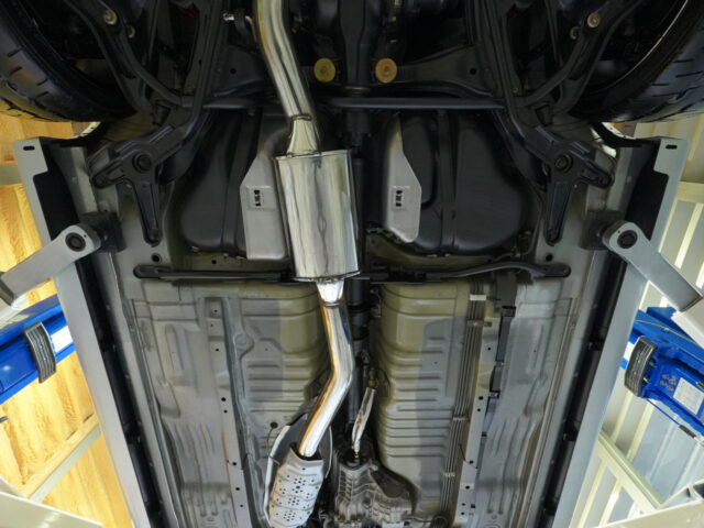 スカイライン　GT-R　Vスペック　スパークシルバー　BCNR33-001118