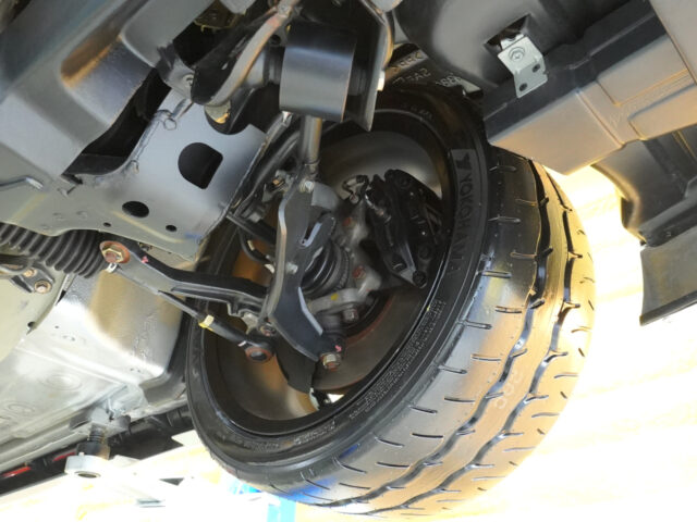 スカイライン　GT-R　Vスペック　スパークシルバー　BCNR33-001118