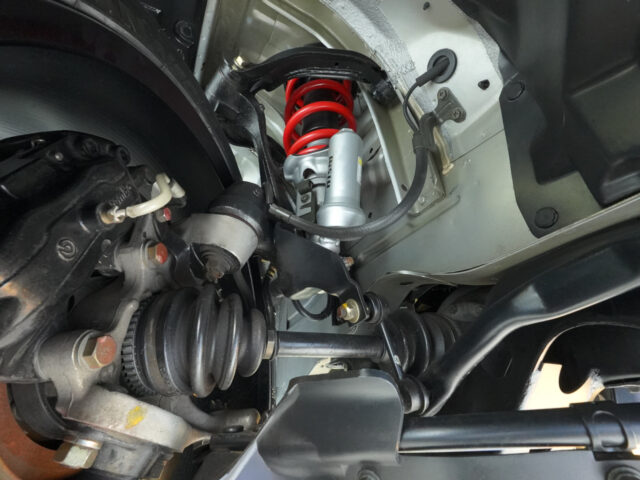 スカイライン　GT-R　Vスペック　スパークシルバー　BCNR33-001118