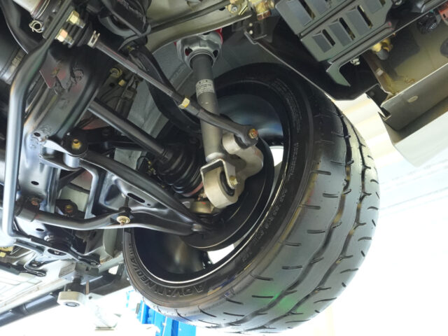 スカイライン　GT-R　Vスペック　スパークシルバー　BCNR33-001118