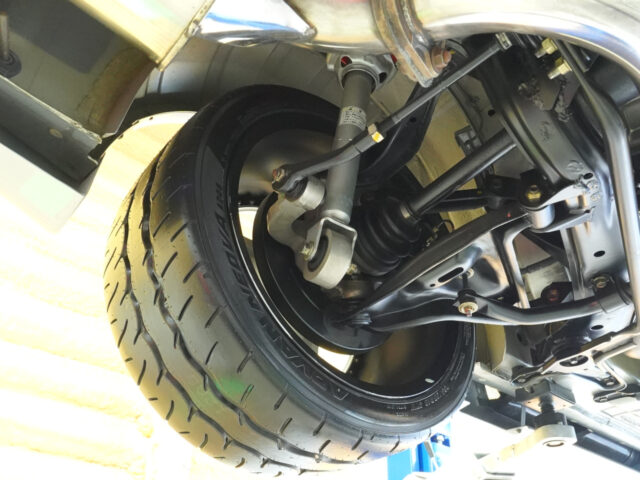 スカイライン　GT-R　Vスペック　スパークシルバー　BCNR33-001118