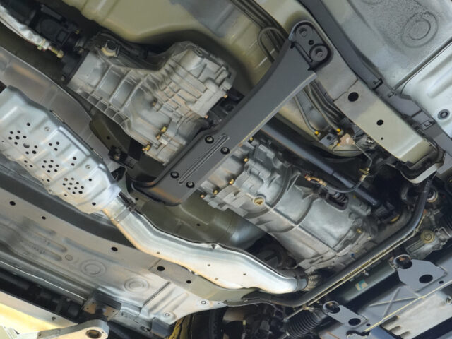 スカイライン　GT-R　Vスペック　スパークシルバー　BCNR33-001118