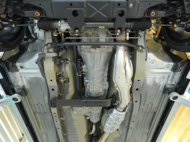 スカイライン　GT-R　Vスペック　スパークシルバー　BCNR33-001118