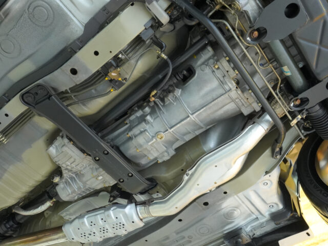 スカイライン　GT-R　Vスペック　スパークシルバー　BCNR33-001118