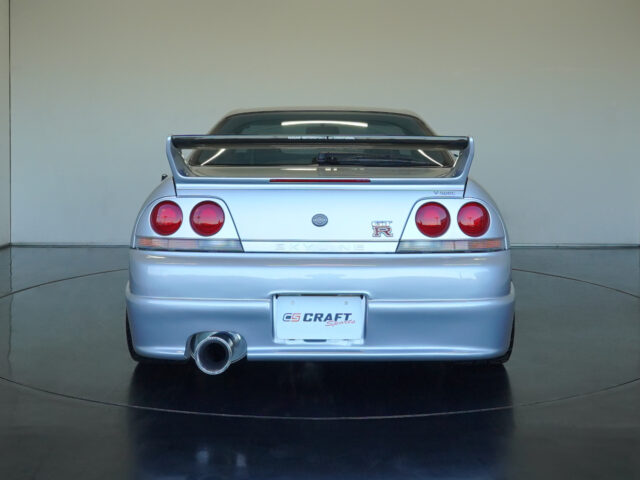 スカイライン　GT-R　Vスペック　スパークシルバー　BCNR33-001118