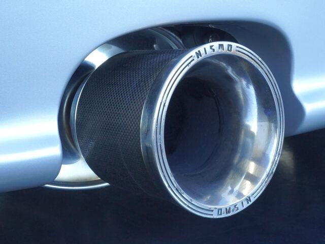 スカイライン　GT-R　Vスペック　スパークシルバー　BCNR33-001118