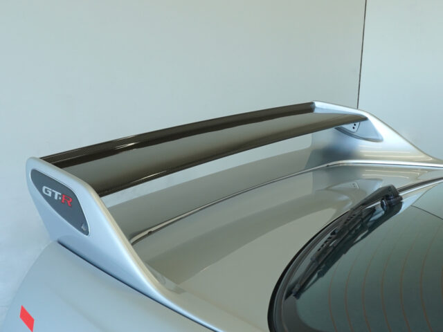 スカイライン　GT-R　Vスペック　スパークシルバー　BCNR33-001118