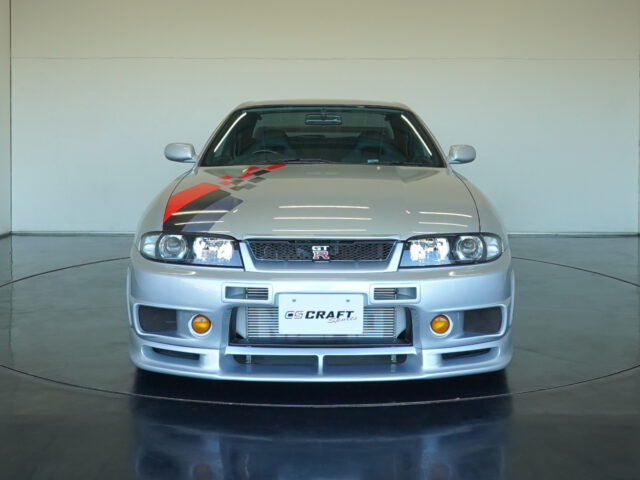 スカイライン　GT-R　Vスペック　スパークシルバー　BCNR33-001118