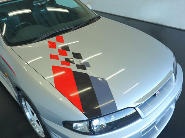 スカイライン　GT-R　Vスペック　スパークシルバー　BCNR33-001118