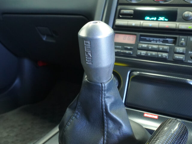 スカイライン　GT-R　Vスペック　スパークシルバー　BCNR33-001118